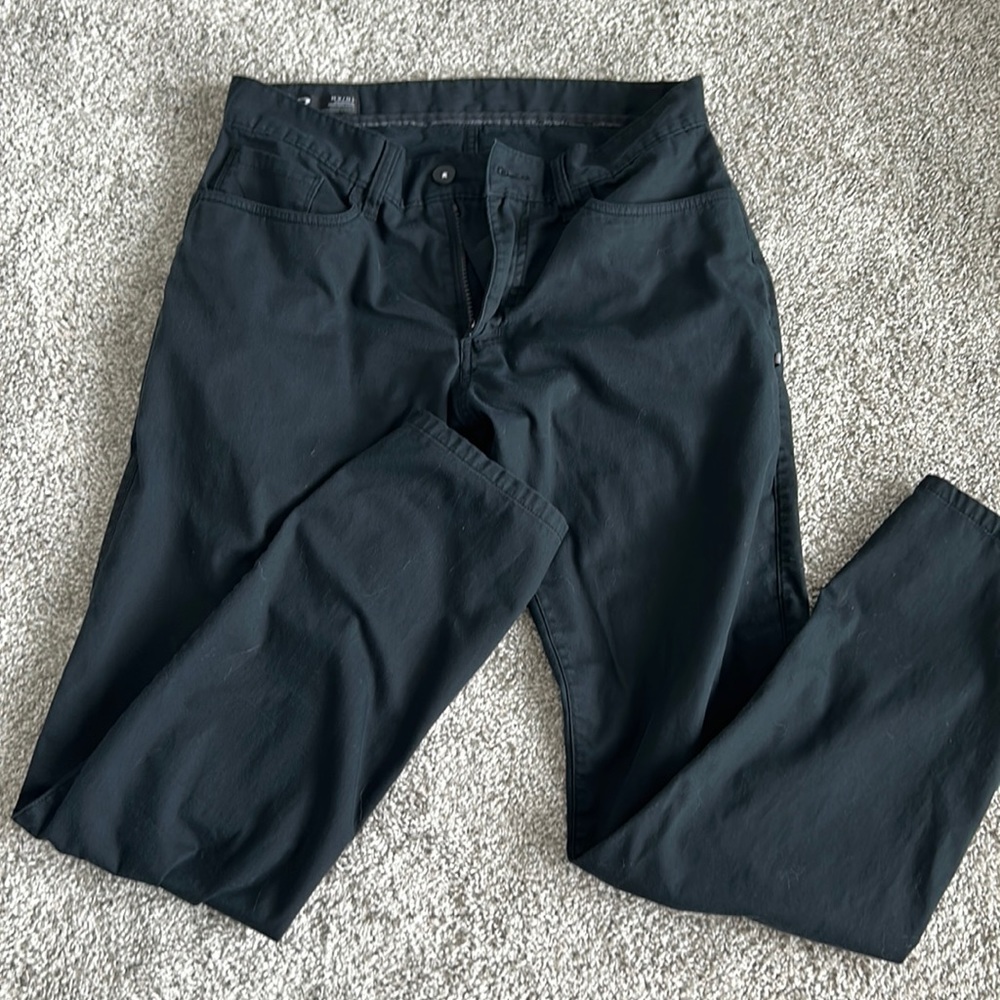 Men’s Oakley black pants size 32 W / 32 L